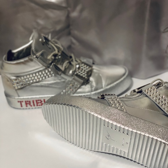 MICHAEL JACKSON TRIBUTE SNEAKERS - Picture 8 of 16